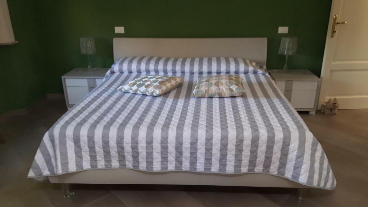 לוקה Villa Ippocastano מראה חיצוני תמונה