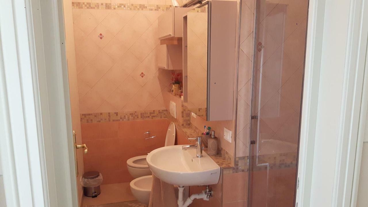 לוקה Villa Ippocastano מראה חיצוני תמונה